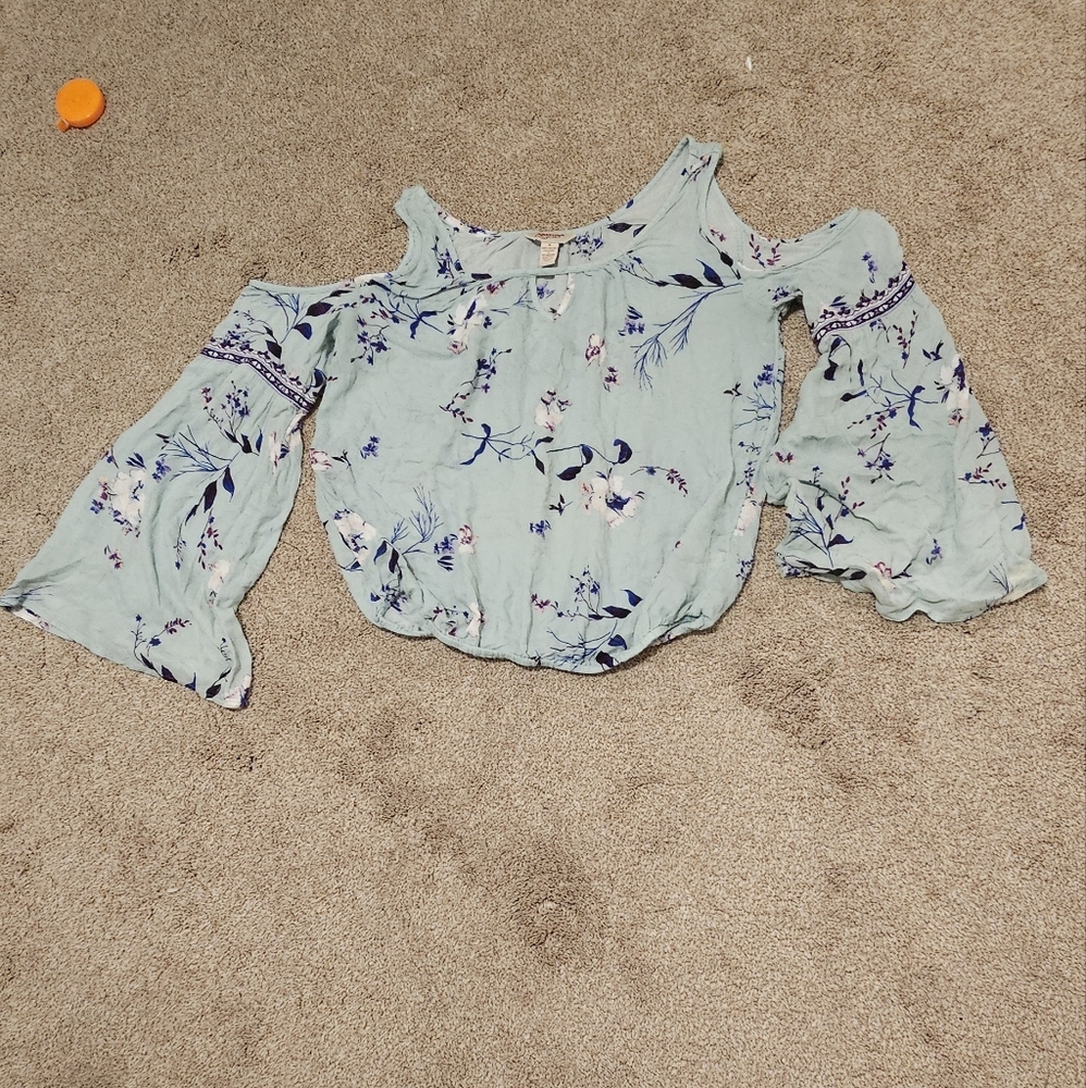 BLUE FLORAL Off the Shoulder top